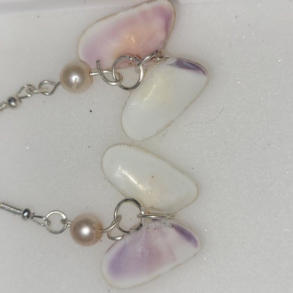 Shell earrings - Picture 2 of 4